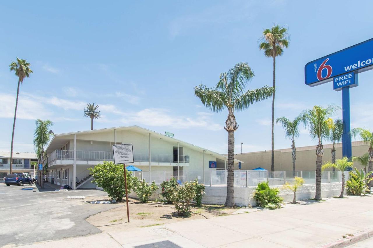 Motel 6 เบเกอร์สฟีลด์ ภายนอก รูปภาพ