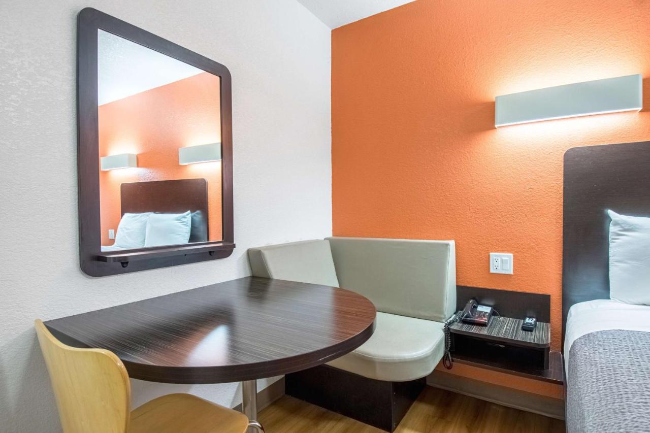 Motel 6 เบเกอร์สฟีลด์ ภายนอก รูปภาพ