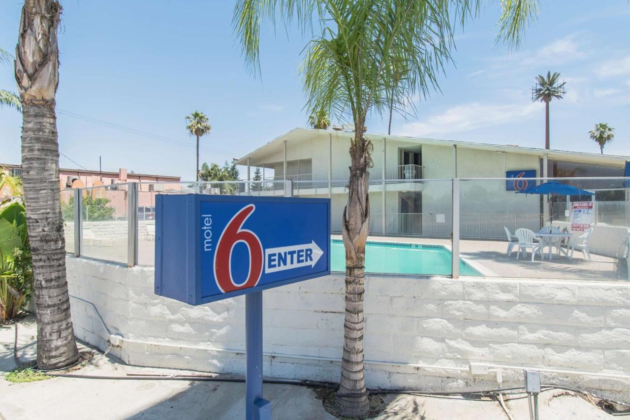 Motel 6 เบเกอร์สฟีลด์ ภายนอก รูปภาพ